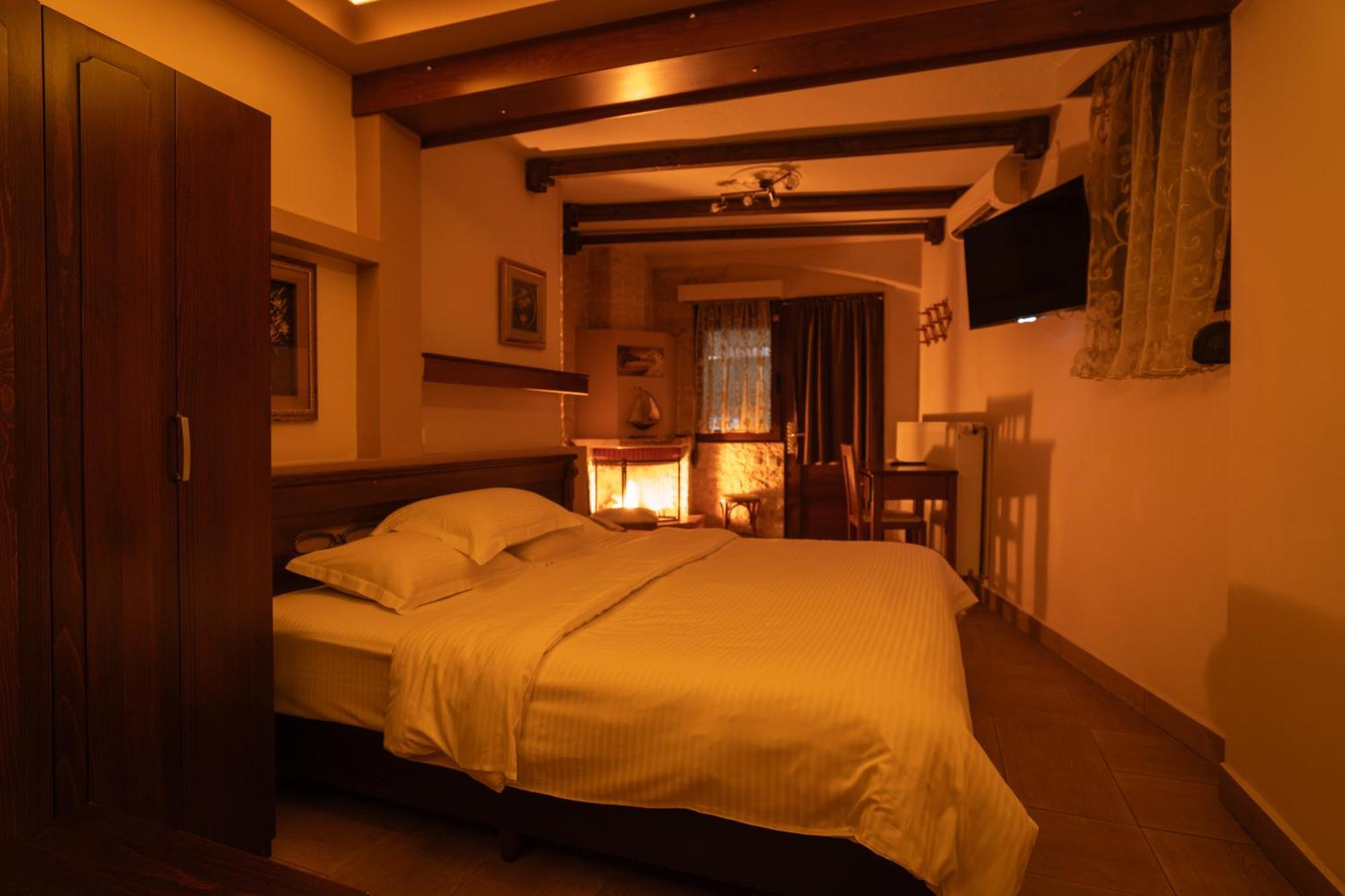 Kallinikos Guesthouse Káto Loutrákion Eksteriør billede