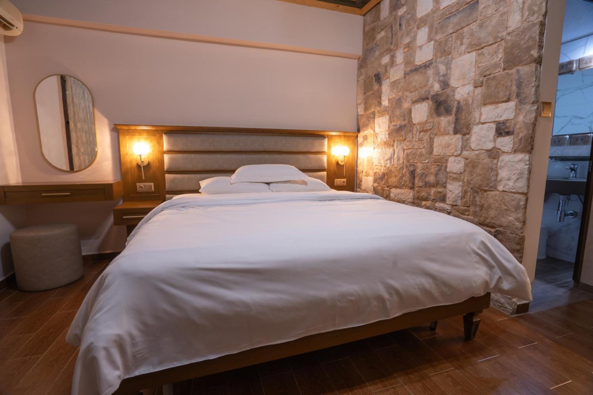 Kallinikos Guesthouse Káto Loutrákion Eksteriør billede