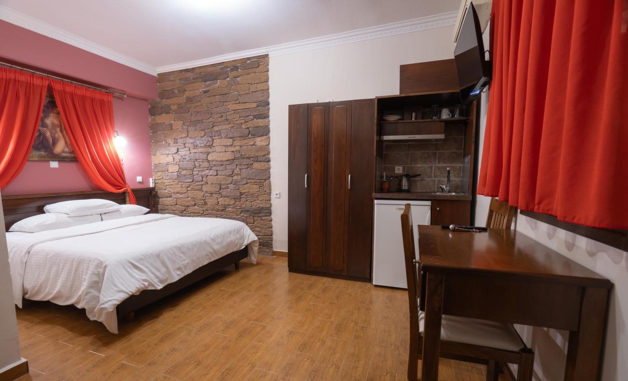 Kallinikos Guesthouse Káto Loutrákion Eksteriør billede
