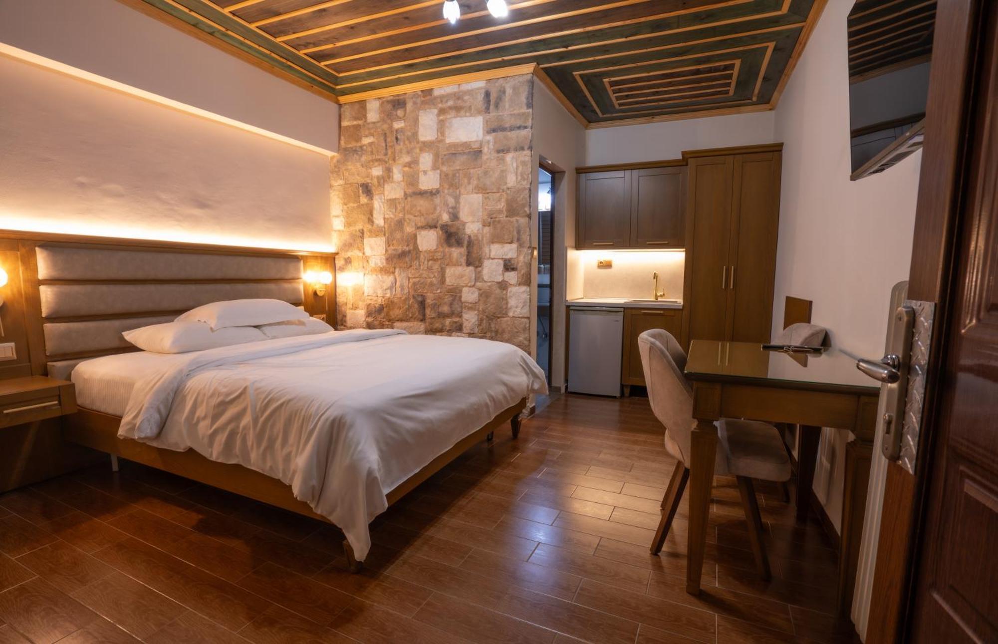 Kallinikos Guesthouse Káto Loutrákion Eksteriør billede