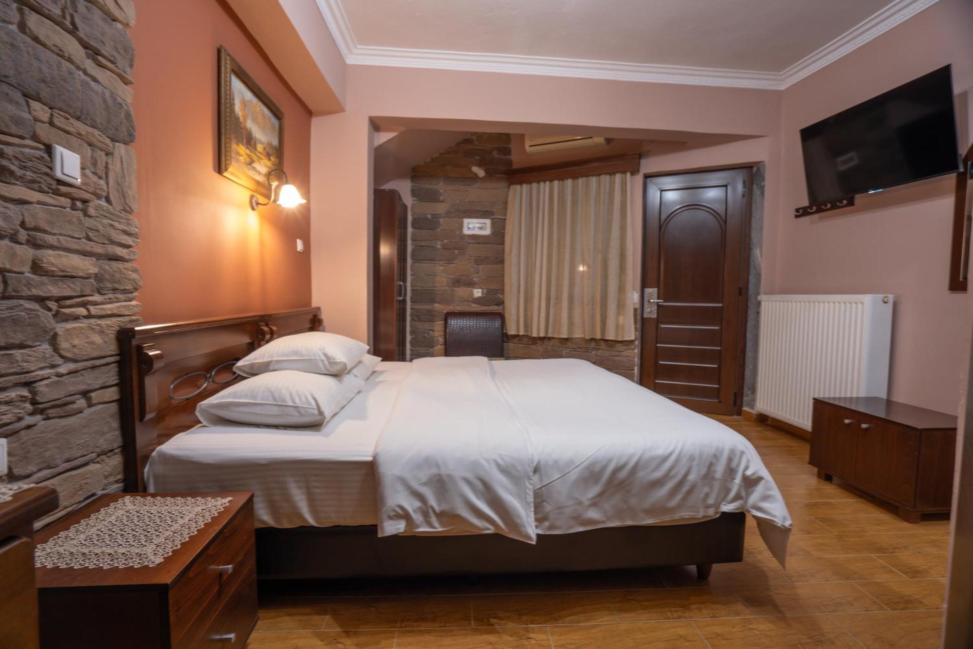 Kallinikos Guesthouse Káto Loutrákion Eksteriør billede